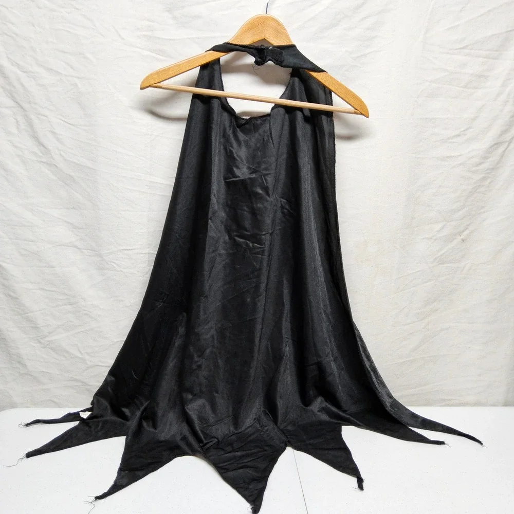 Six Flags Batman Cape Kids OS Black Yellow Bat Signal Scalloped Hem 2009